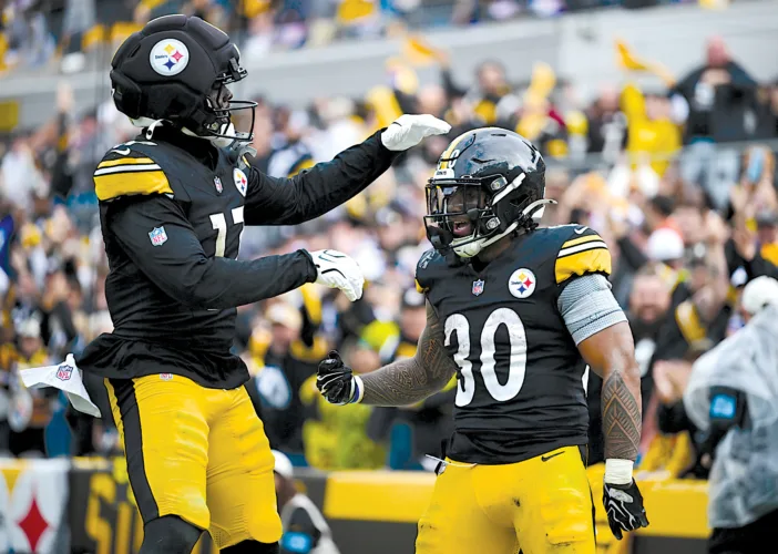 Warren's brilliance leads Steelers past Indianapolis
